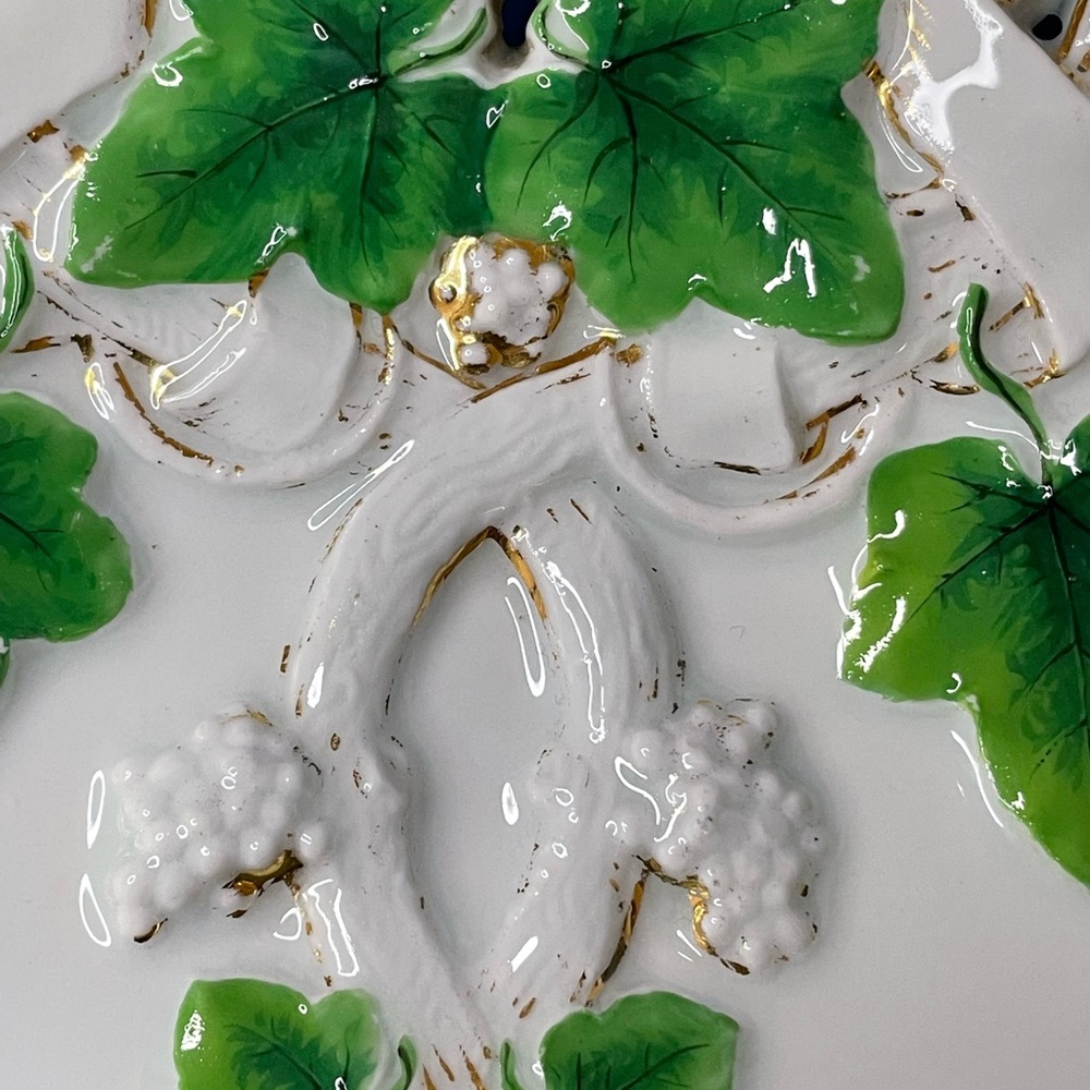 Antique MEISSEN green grape vine/leaves plate. Raised design. Made in Germany. - Picture 11 of 11